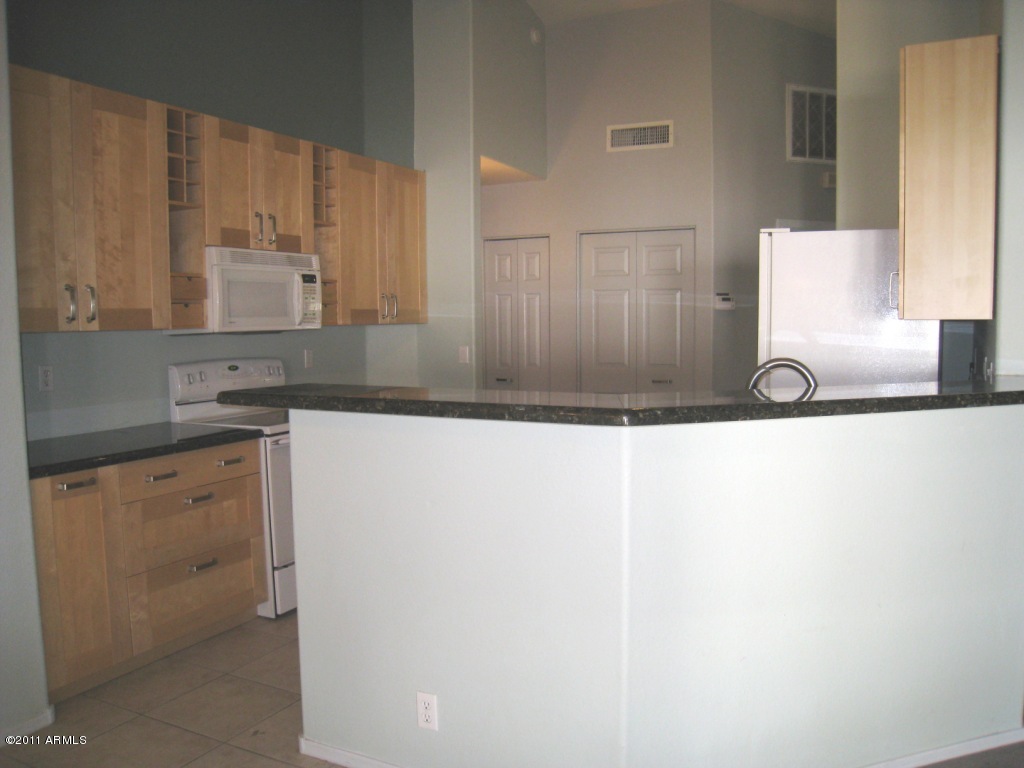15215 S 40th Street, Phoenix, AZ 85044