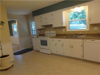 225 Nw Foxtail Circle, Lee's Summit, MO 64063